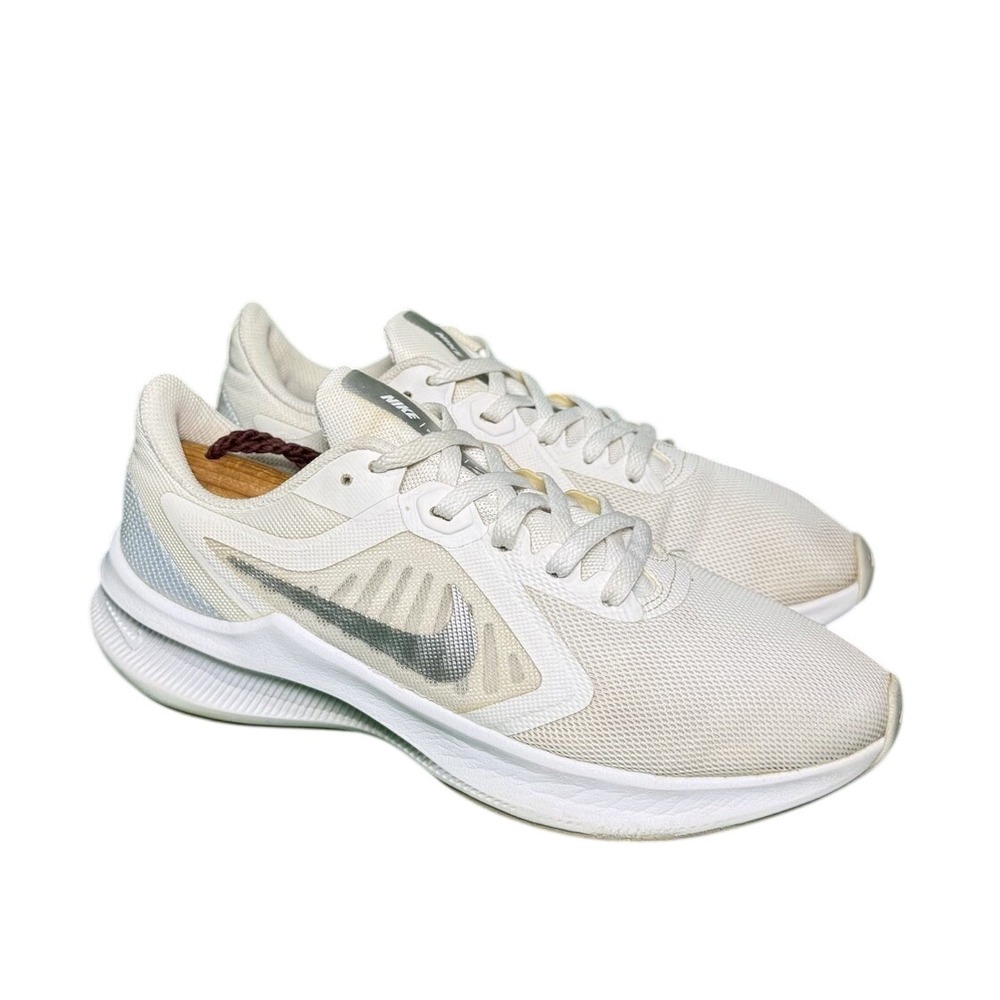 Nike Downshifter 10 Womens Running Shoes White Metallic Silver CI9984-100 Size 7